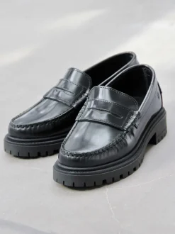 Clearance Playboy Footwear Birgitte Loafers, , Black Polido