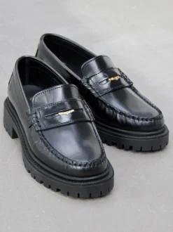 Clearance Playboy Footwear Birgitte Loafers, , Black Polido