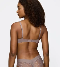 Discount Triumph Body Make-Up Illusion Lace WP BH, , 90C Pigeon Grey