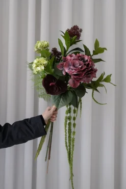 Bloom Objects Glow Kunstig Blomsterbuket, Bordeaux