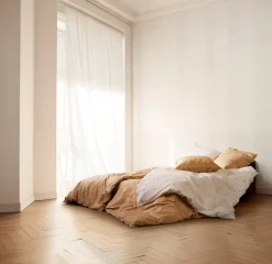 Sale Juna Daisy Sengetøj, , 140x200 cm Sand/White