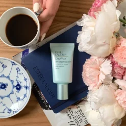 Clearance Estée Lauder DayWear Sheer Tint SPF 15 Moisturizer Creme, 30 ml