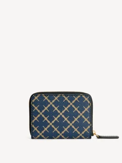By Malene Birger Elia Pung,*Dame Punge