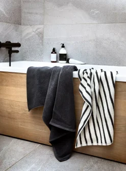 Best Høie Everyday Stripe Håndklæde, , 70x140 cm Antracit