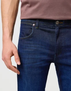 Wrangler Greensboro Straight High Stretch Jeans, , W31/L32* Jeans
