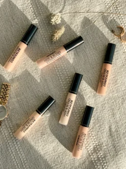 New Sandstone Hide & Blend Concealer, C2 Ivory