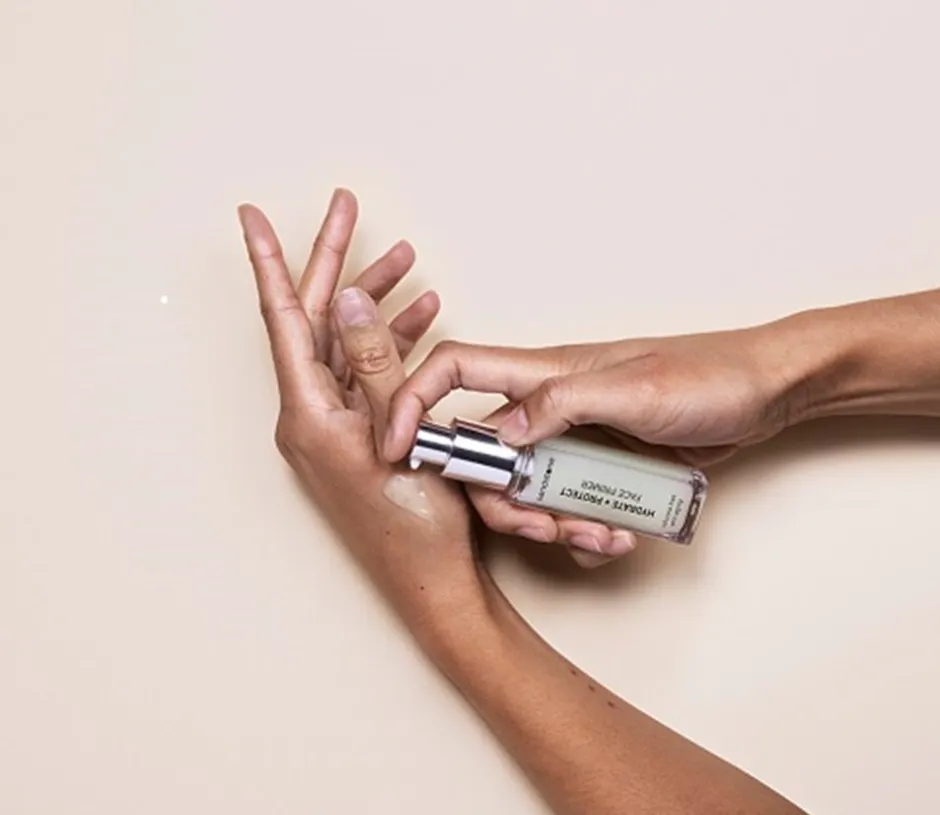 Sandstone Hydrate + Protect Faceprimer* Ansigt