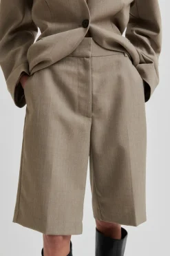 Outlet Second Female Levelup Tailored Shorts, , M Mid Brown Melange