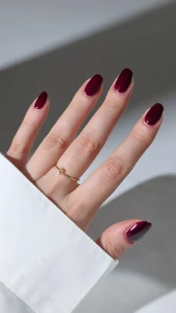Hot Nailberry L’Oxygéné Nail Polish, Kirsch Kiss
