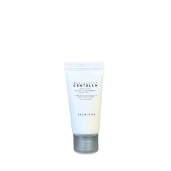 SKIN1004 Madagascar Centella Hyalu-Cica Water-Fit Sun Serum, 15 ml* Solbeskyttelse