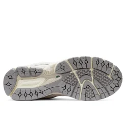 Outlet New Balance 2002R Sneakers, , 41.5 Linen/Concrete