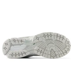 Discount New Balance 2002R Sneakers, , 39.5 Raincloud/Grey Matter