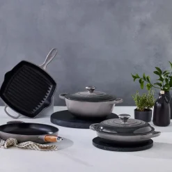 Sale Le Creuset Signature Støbejerns Stegepande Med Træhåndtag, , Ø28 cm Flint