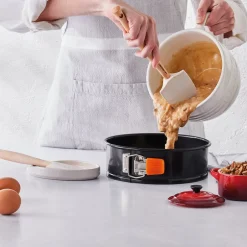 Online Le Creuset Signature Stentøj Oval Grydeskeholder, Meringue