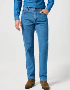 Online Wrangler Texas Low Stretch Jeans, , W33/L30 Desert Mirage