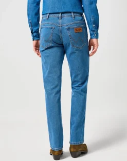 Online Wrangler Texas Low Stretch Jeans, , W33/L30 Desert Mirage