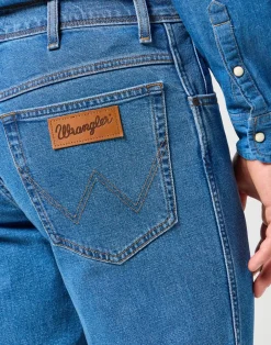 Online Wrangler Texas Low Stretch Jeans, , W33/L30 Desert Mirage